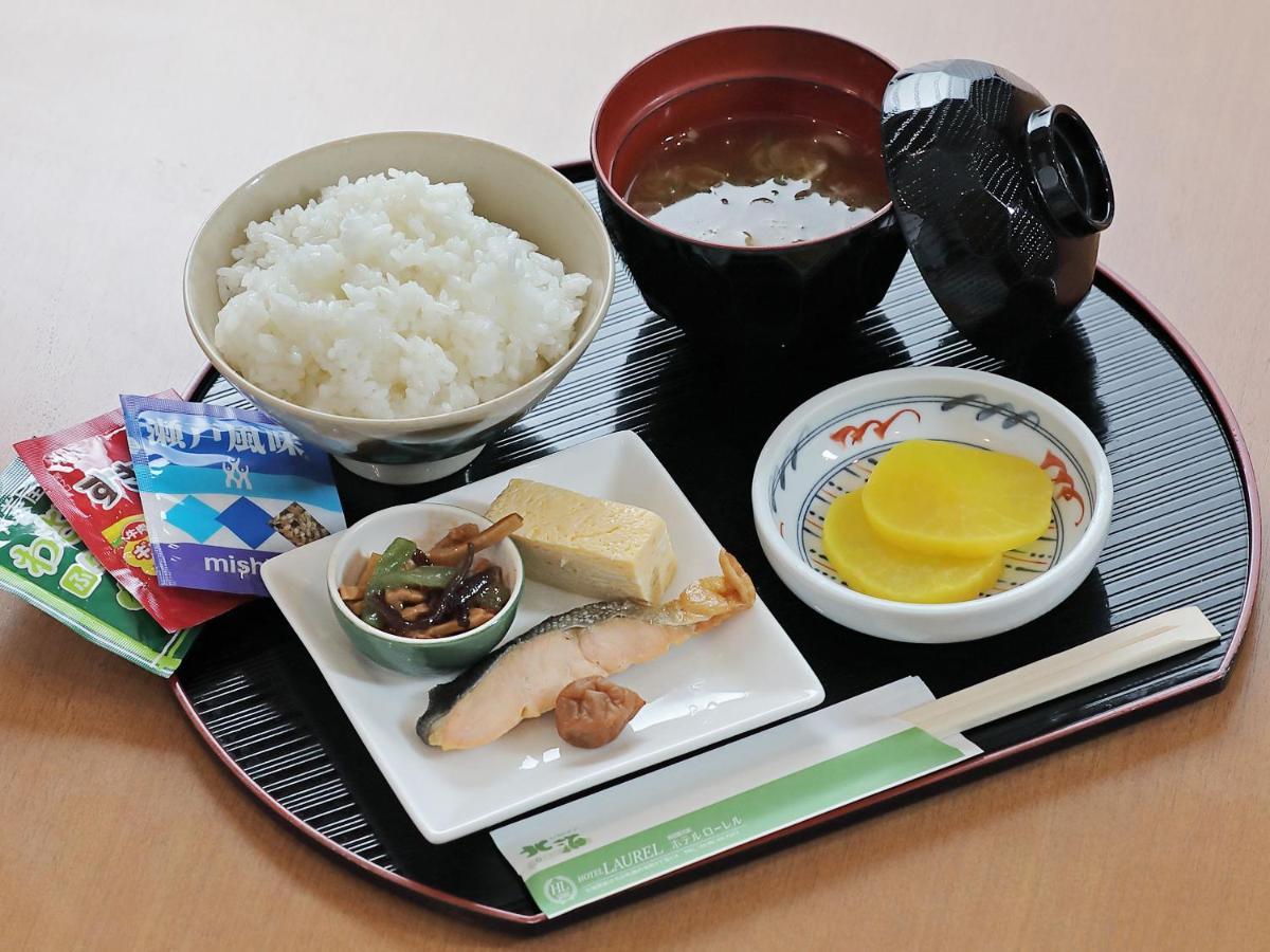 ホテルローレル 新ひだか町 エクステリア 写真